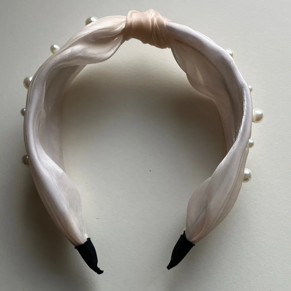 🏷️Elegant Pearl-Embellished Cream Headband